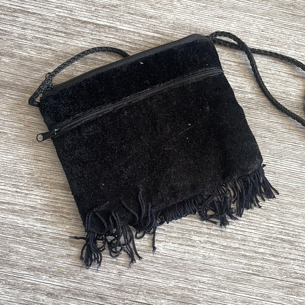 Velvet Embroidered Shoulder Bag - Picture 3 of 4